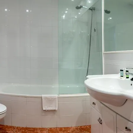 La Torre Hotel *