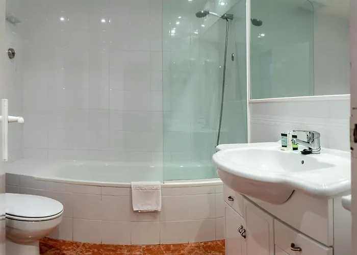 La Torre Hotel *